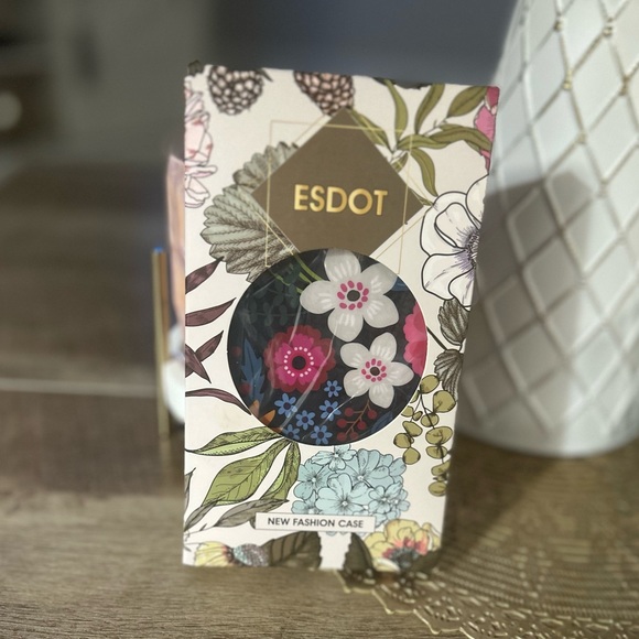 Esdot iPhone 14 Case/Built-in Screen Protector,“Blooming Flowers” - Picture 9 of 10